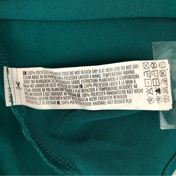 DRESS - Women's Forever 21 Emerald Green Short A-Line Sleeveless Dress. Size L - Picture 10 of 12